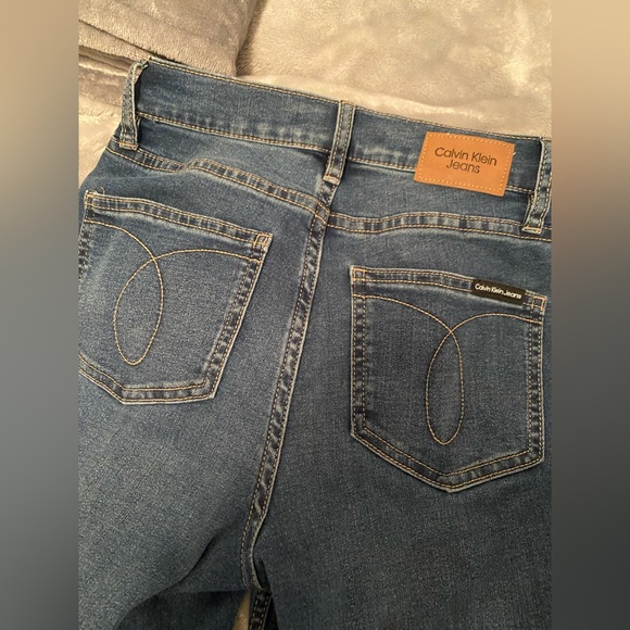 Petite Calvin Klein skinny jeans, size 25 fits a Xs/S high wasted - Picture 2 of 4
